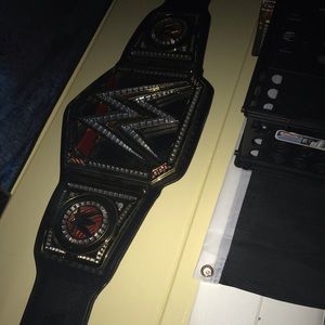 Wwe universal championship commerative belt